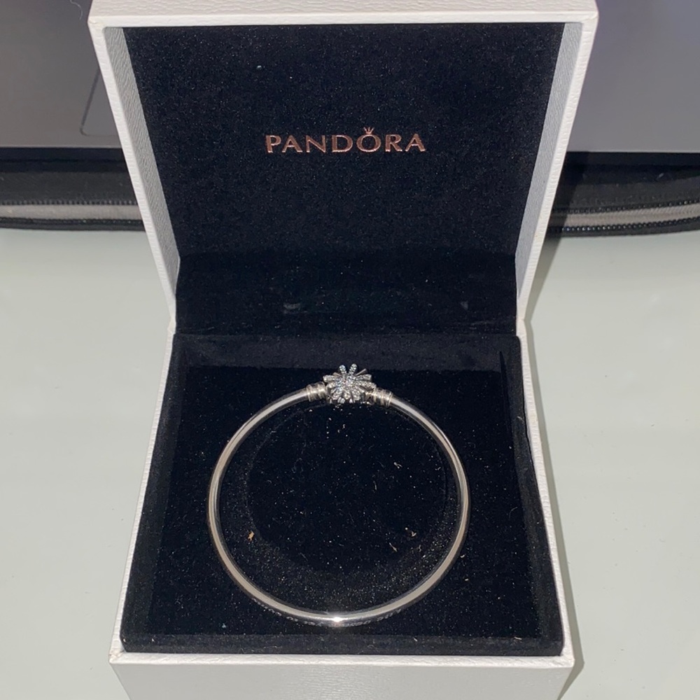 Pandora starburst bracelet